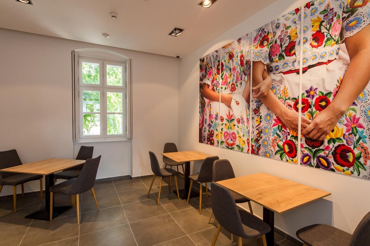 Pilvax Hotel Superior 컬로처 외부 사진