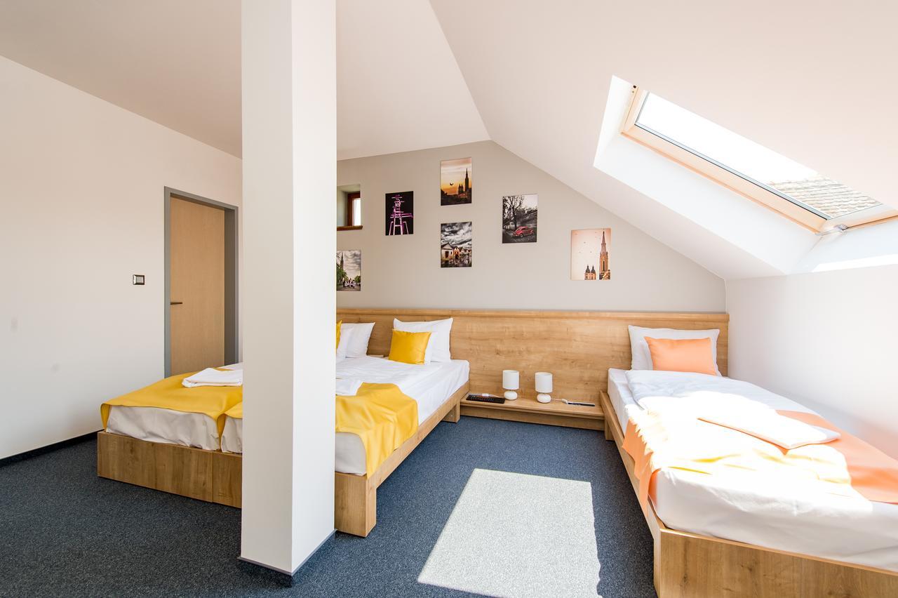 Pilvax Hotel Superior 컬로처 외부 사진